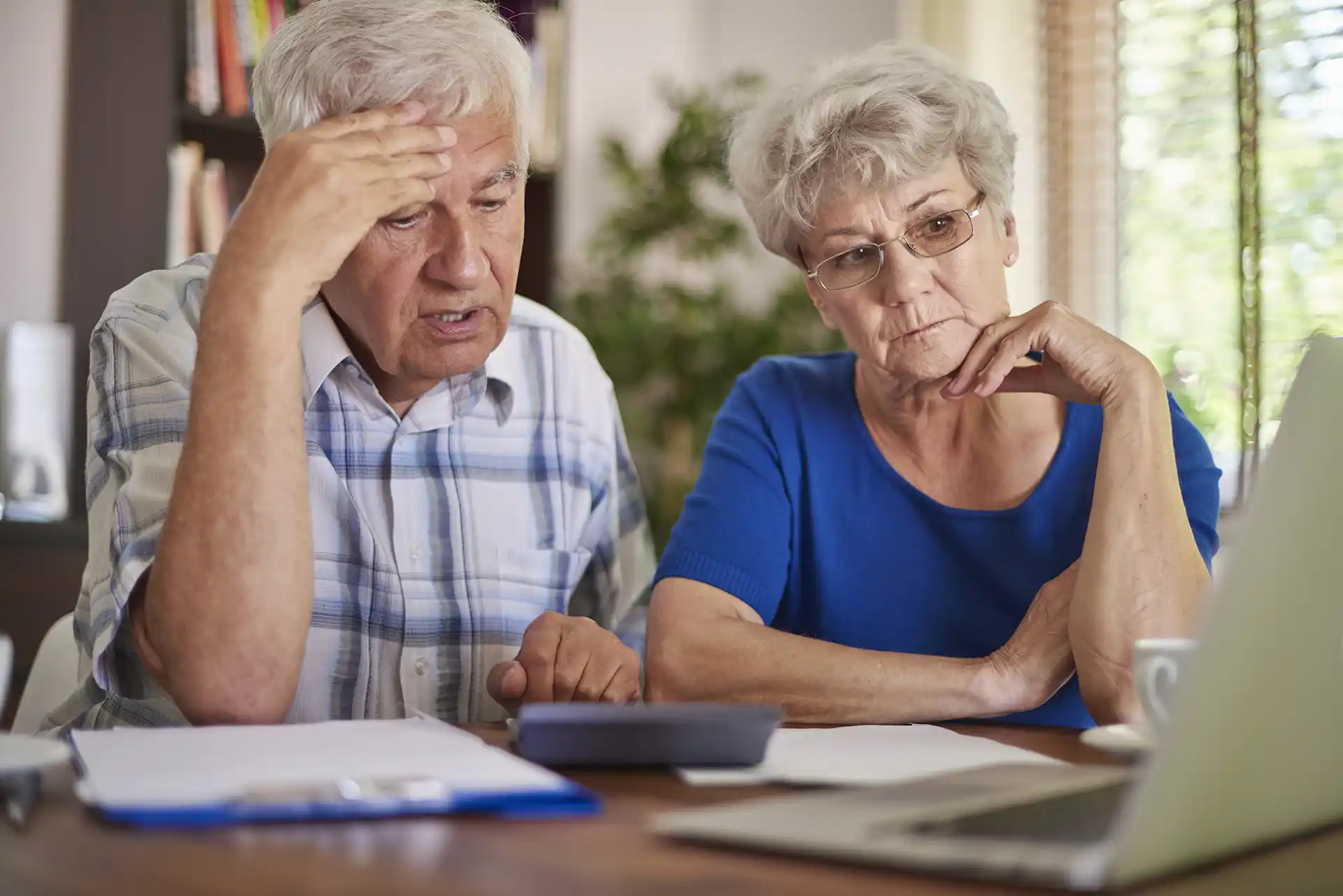 Getting help with mesothelioma treatment costs.